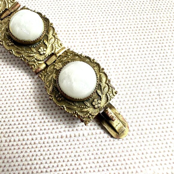 White Glass Floral Link Bracelet - Picture 9 of 11